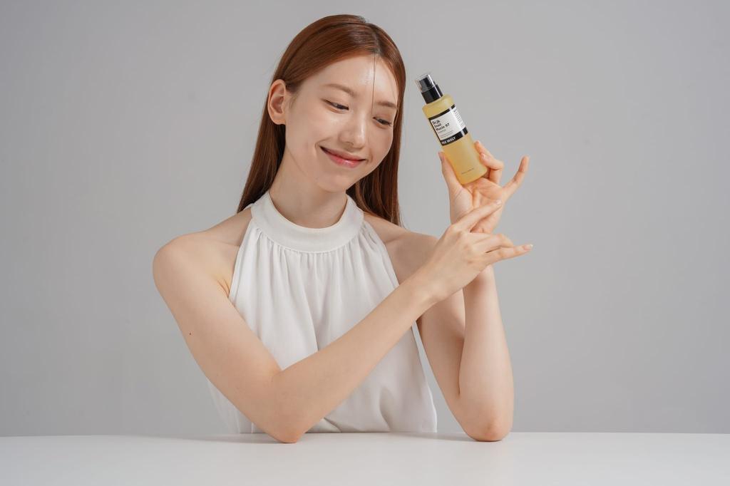 3d74b8a55223135571de2538f513f9979b2b58d6 Pax Moly Dr. JK Snail Mucin 97 Essence-100ml - Image 2