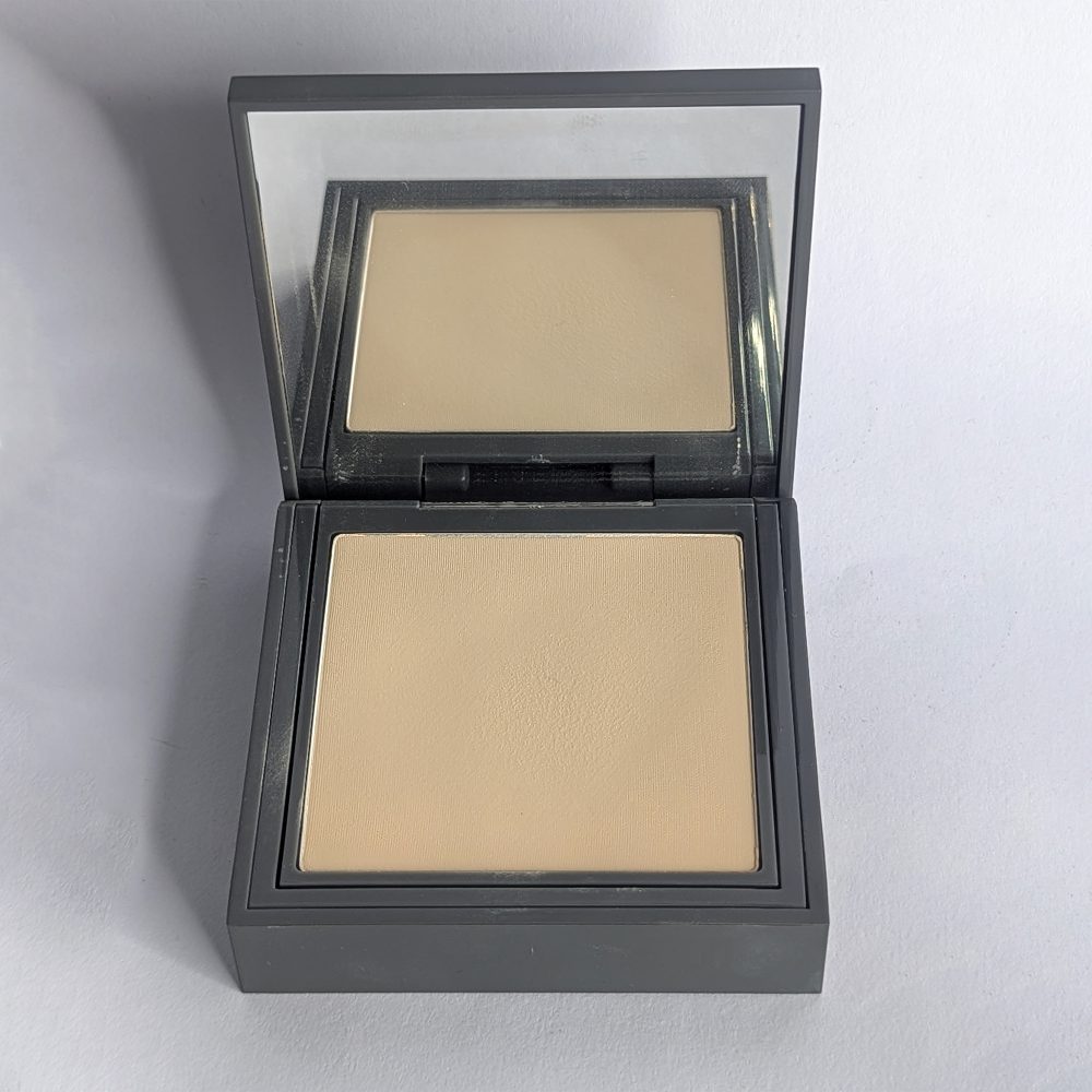 Alix Avien Compact Powder-04 Light Ivory-12gm