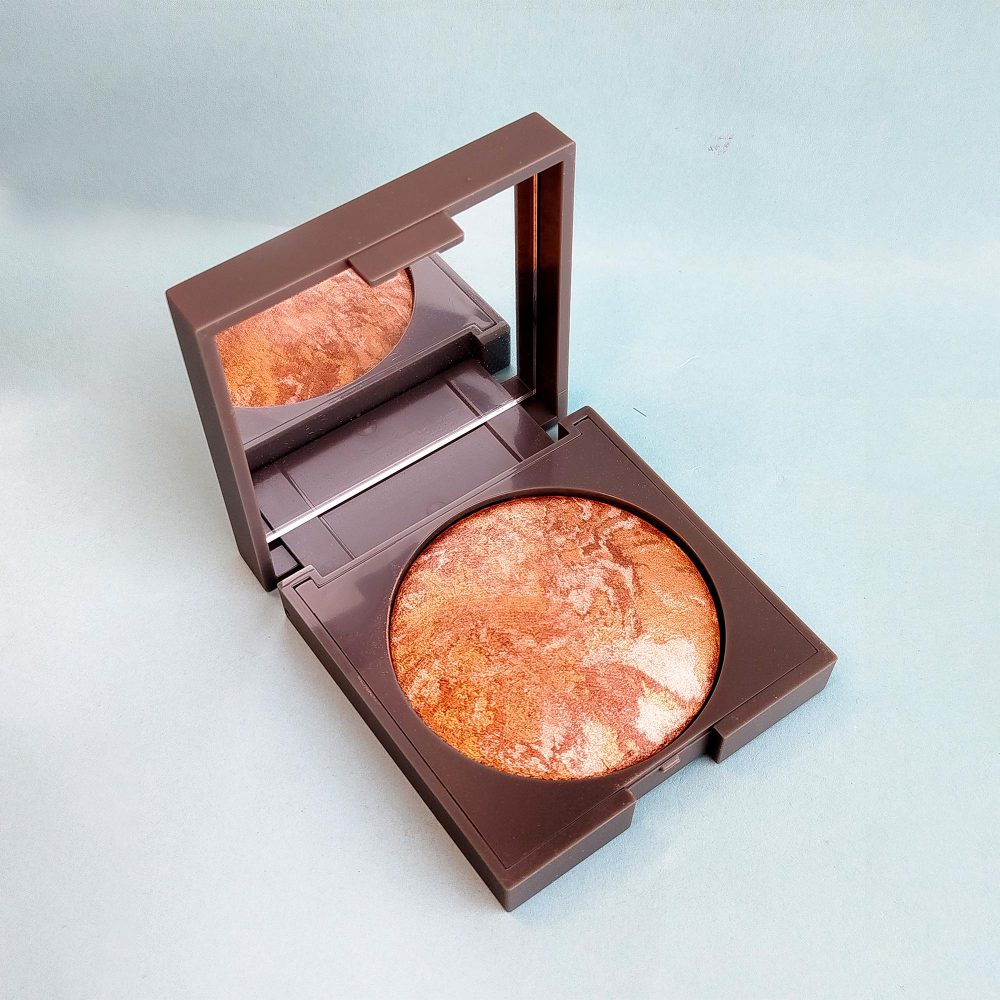 Alix Avien Baked Blush - 104 Dazzling Chocolate-11gm - Image 1