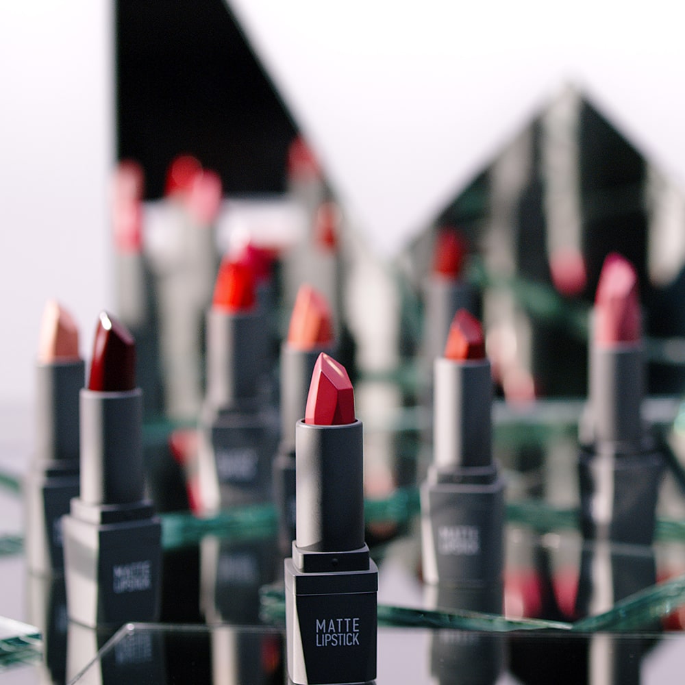 Matte-Lipstick-Concept-min Alix Avien Matte Lipstick - 424 Ruby Red-4.5gm - Image 5